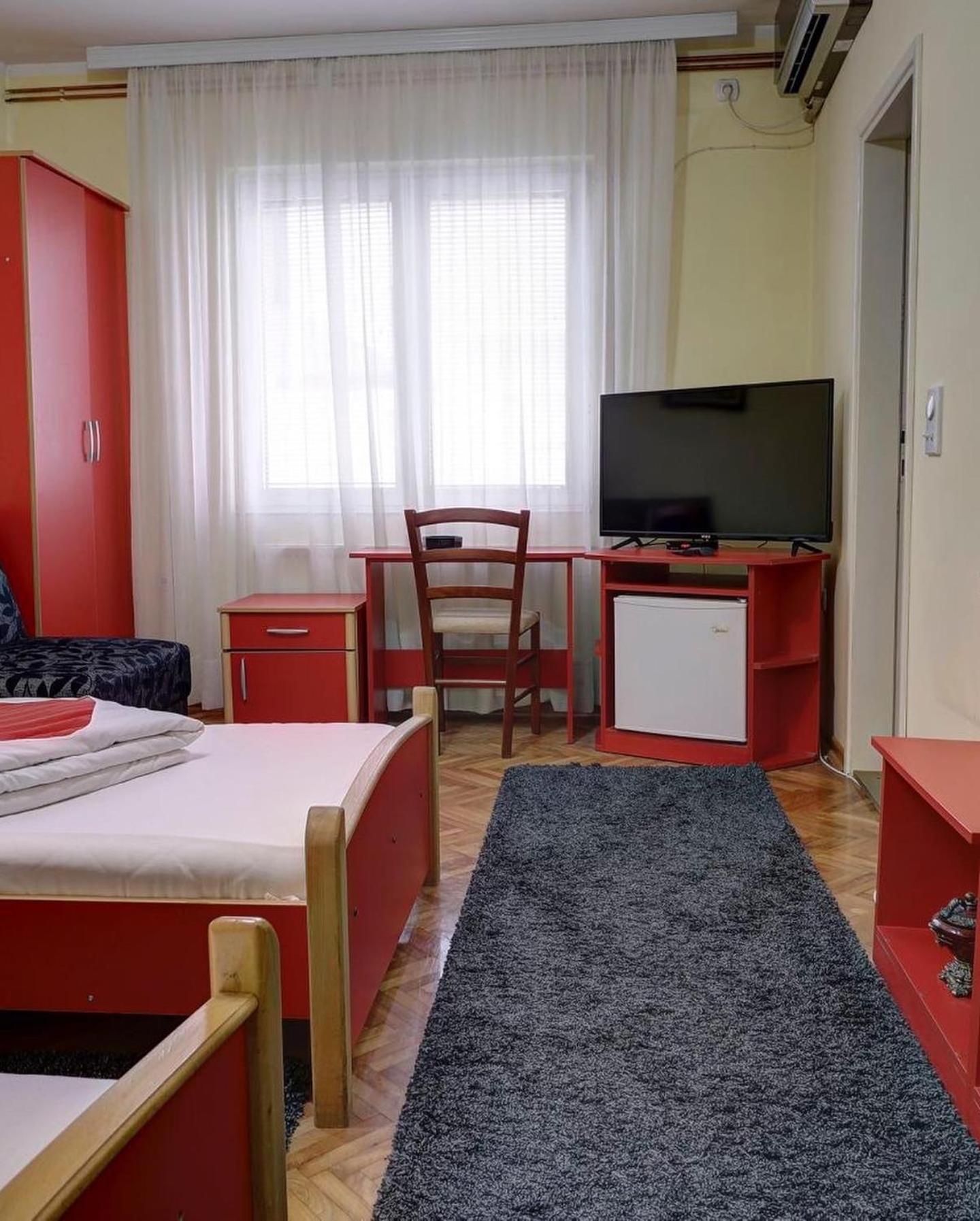 Hotel Perla Ldm Leskovac Лесковац Экстерьер фото